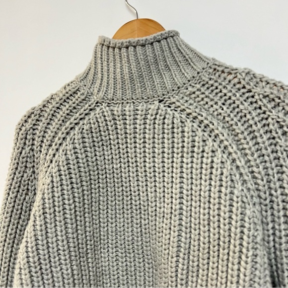 H&M Chunky Knit Turtleneck Sweater Slate Gray Cropped Funnel Neck Medium - Picture 8 of 10
